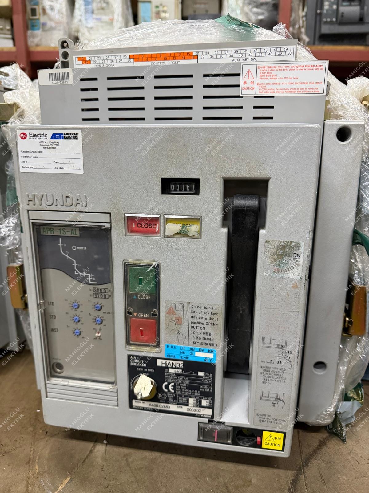 HYUNDAI HiAN32 3200 Amper 3 Pole Air Circuit Breaker